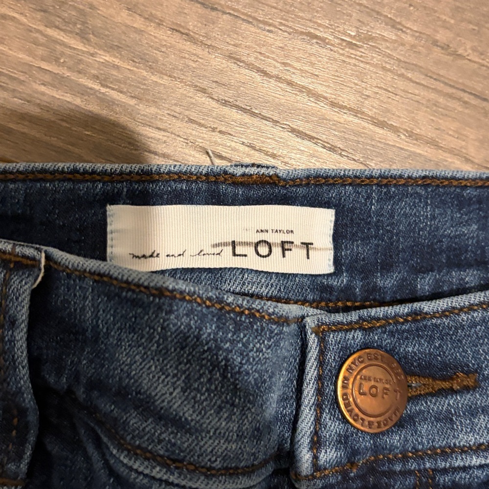 LOFT Women's modern Straight Leg Blue Jeans - Picture 4 of 8